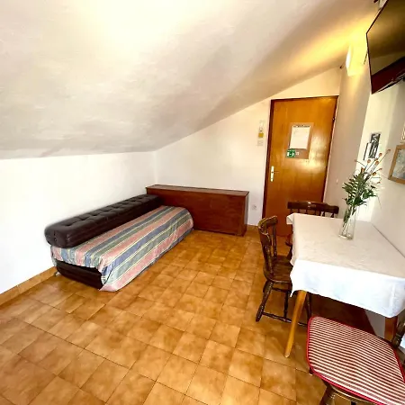 Apartment Luky *