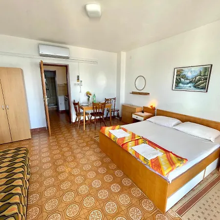 Luky Apartmán
