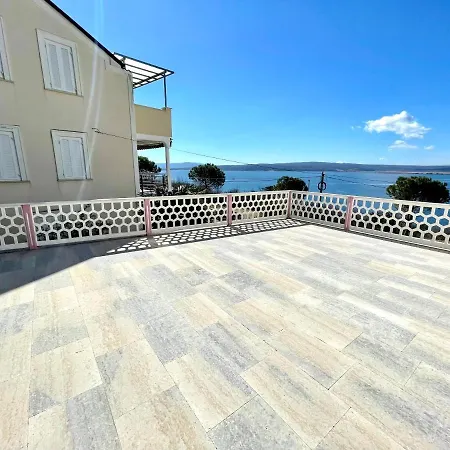 Apartment Luky *