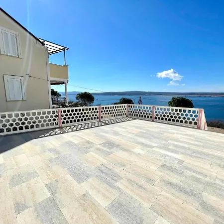 Apartment Luky Dramalj